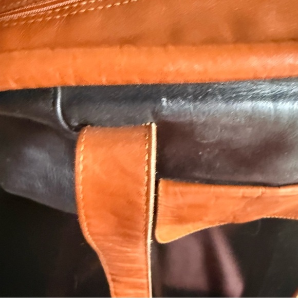 VILLAGE TANNERY Designs by Sevestet New York All Leather Messenger Tote XL - Picture 8 of 12